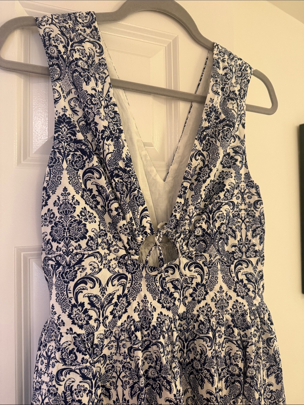 NWT Hyacinth House Sleeveless V-Neck Floral Print key Hole Midi Dress Sz Sm